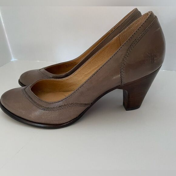 Frye Celeste Leather Pumps with wood stack Heel Size 8 - Picture 1 of 9